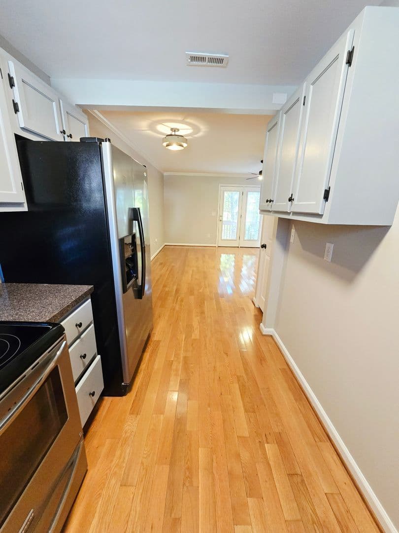 Lenoir Townhome: 1232 Camelot Court