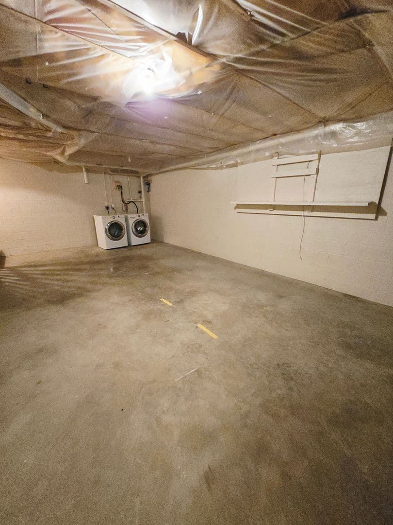 Lenoir Townhome: 1232 Camelot Court