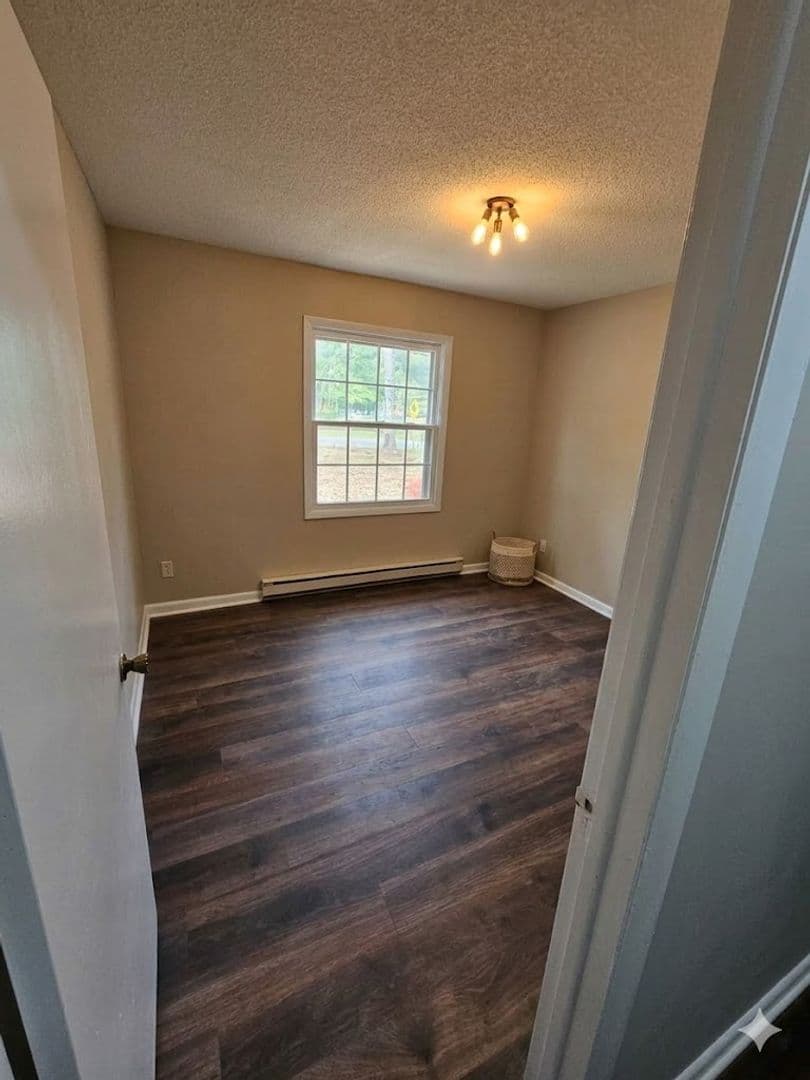 Fayetteville House: 6340 Ginger Circle