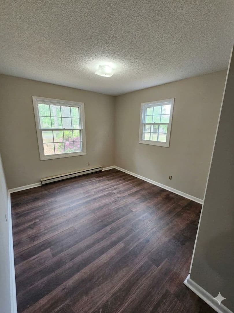 Fayetteville House: 6340 Ginger Circle