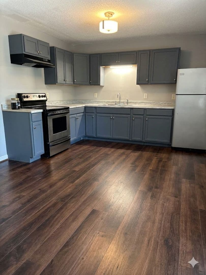 Fayetteville House: 6340 Ginger Circle