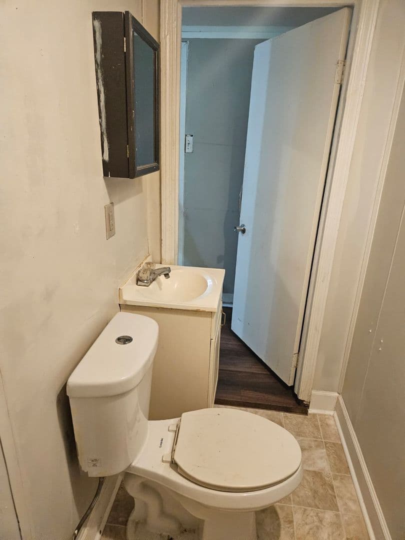 Fayetteville Apartment: 2206 Roosevelt Dr