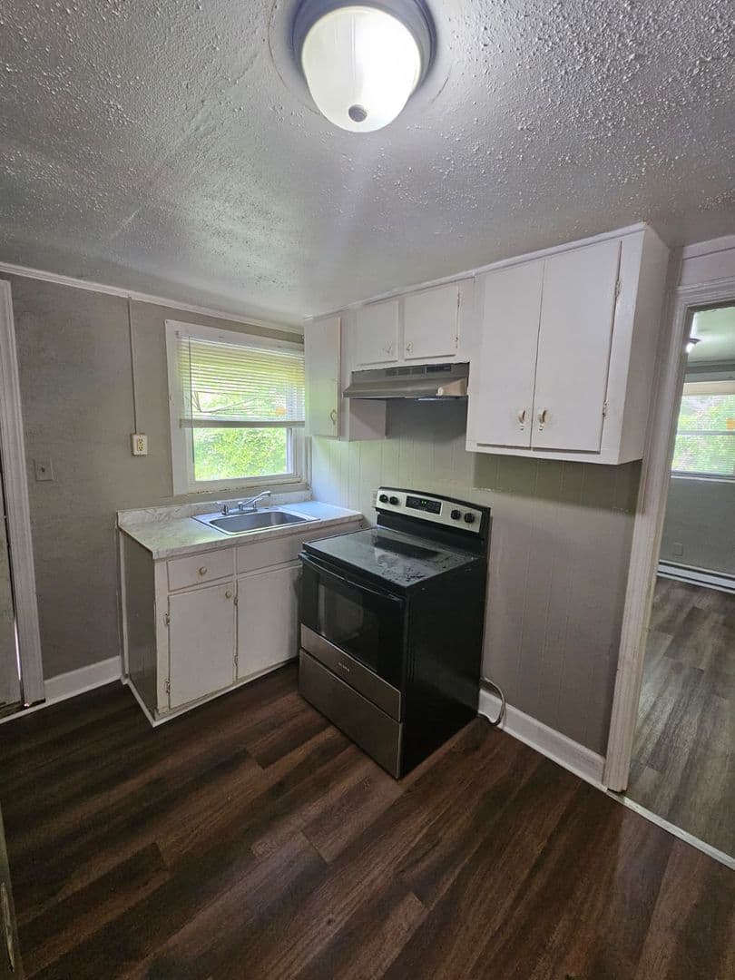 Fayetteville Apartment: 2206 Roosevelt Dr