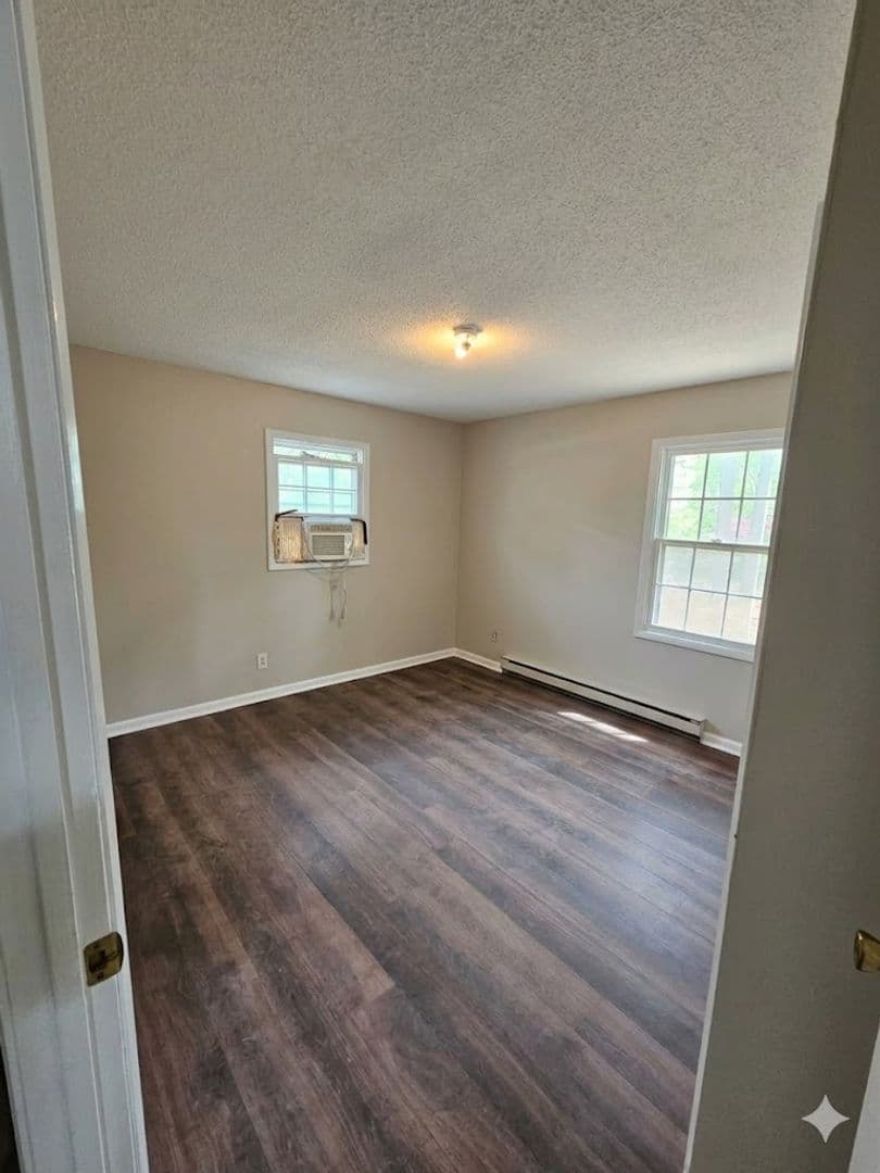 Fayetteville House: 6340 Ginger Circle