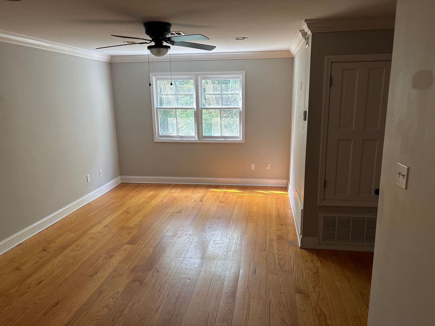 Ocean Springs Apartment: 808 Desoto St