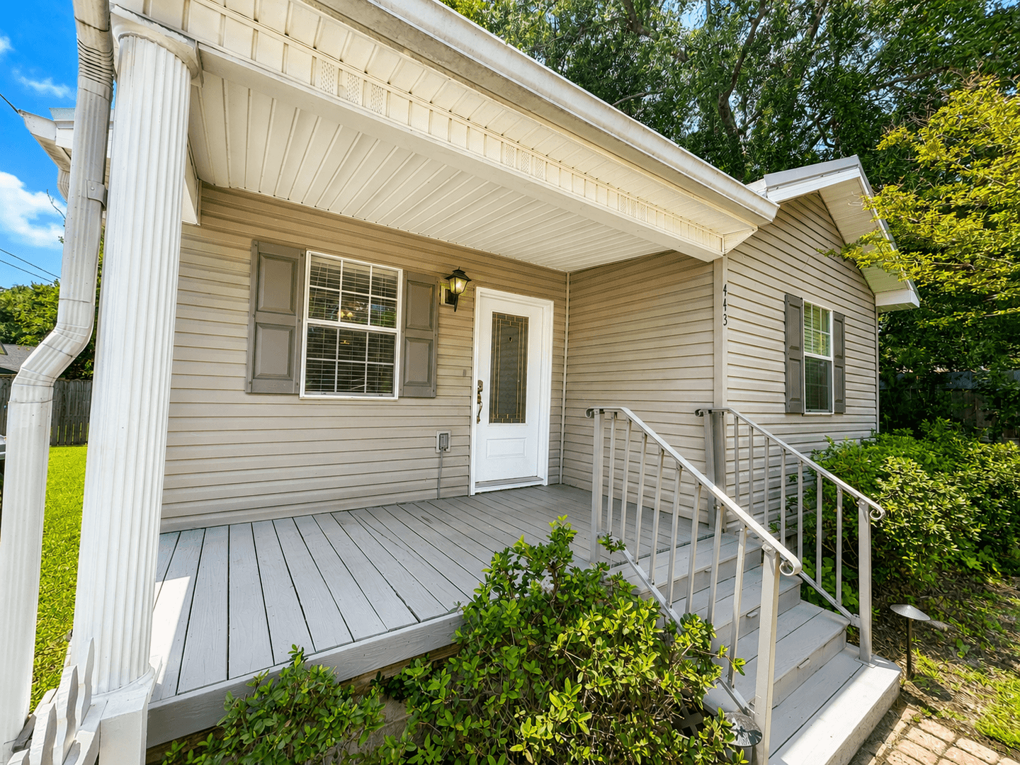 Ocean Springs House: 443 Bills Avenue