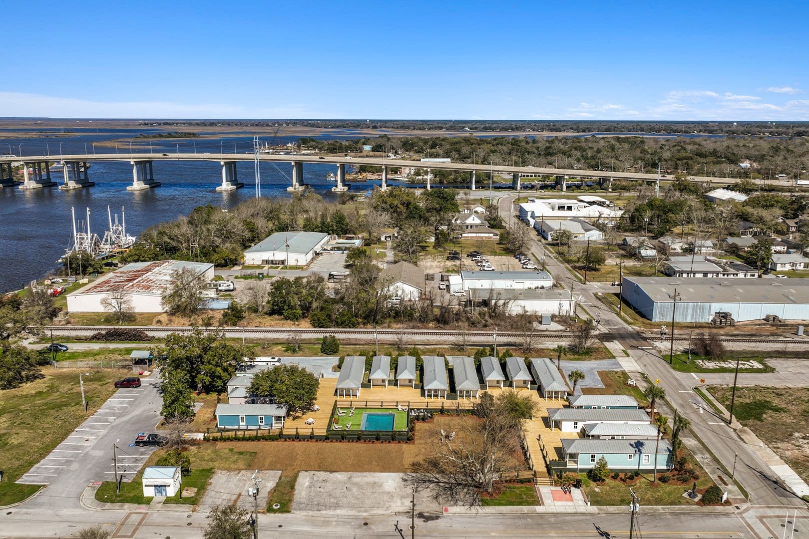 Pascagoula Apartment: 303 Delmas Ave