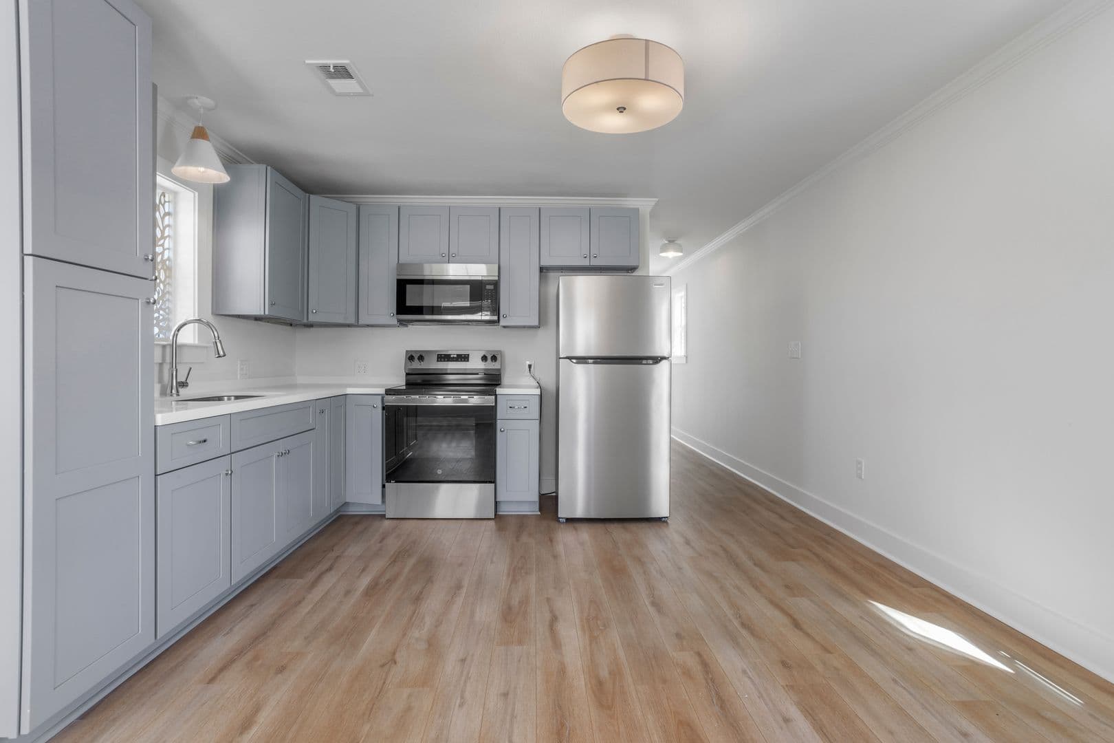 Pascagoula Apartment: 303 Delmas Ave