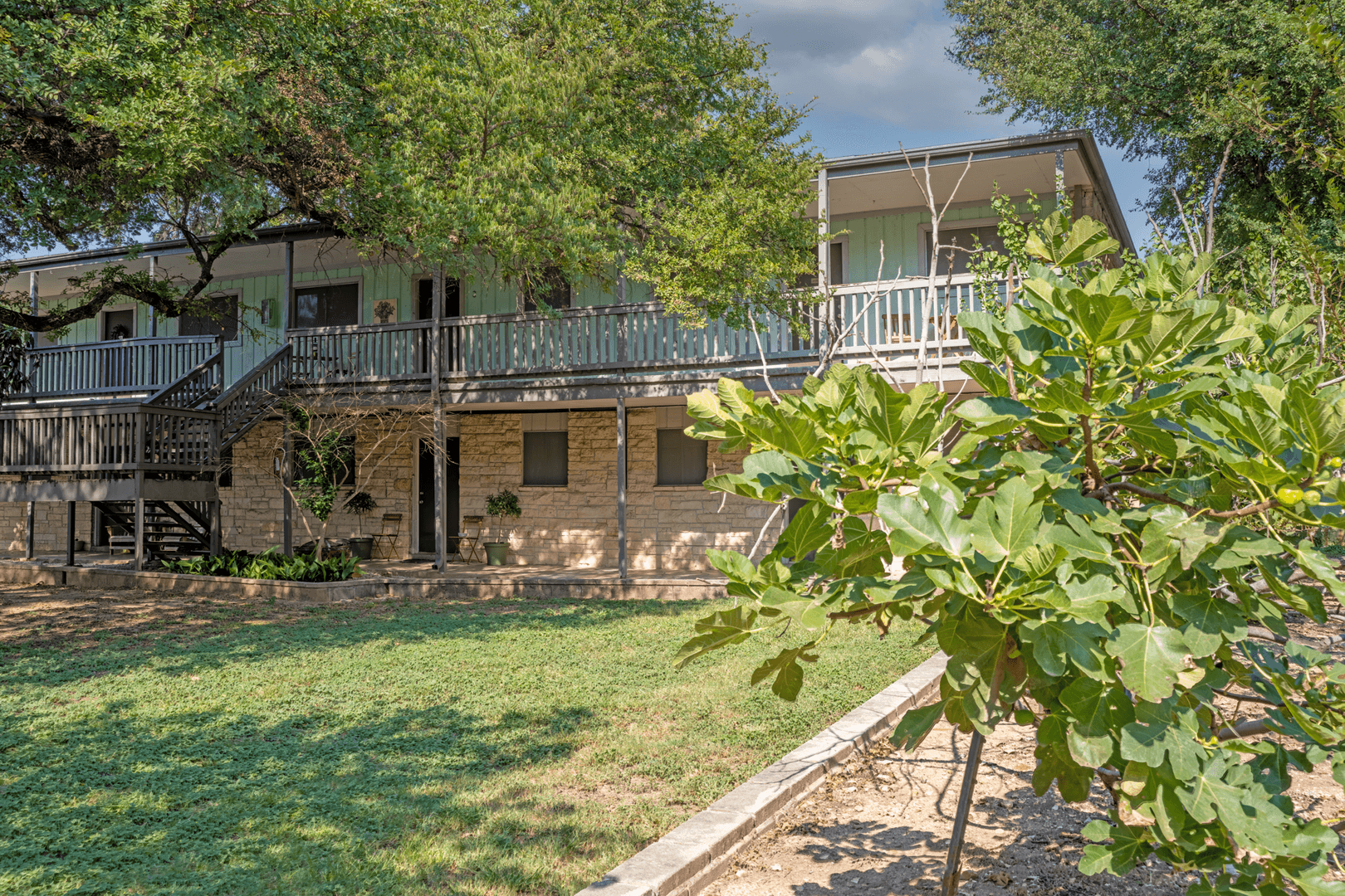 Austin Apartment: 2202 Enfield Rd