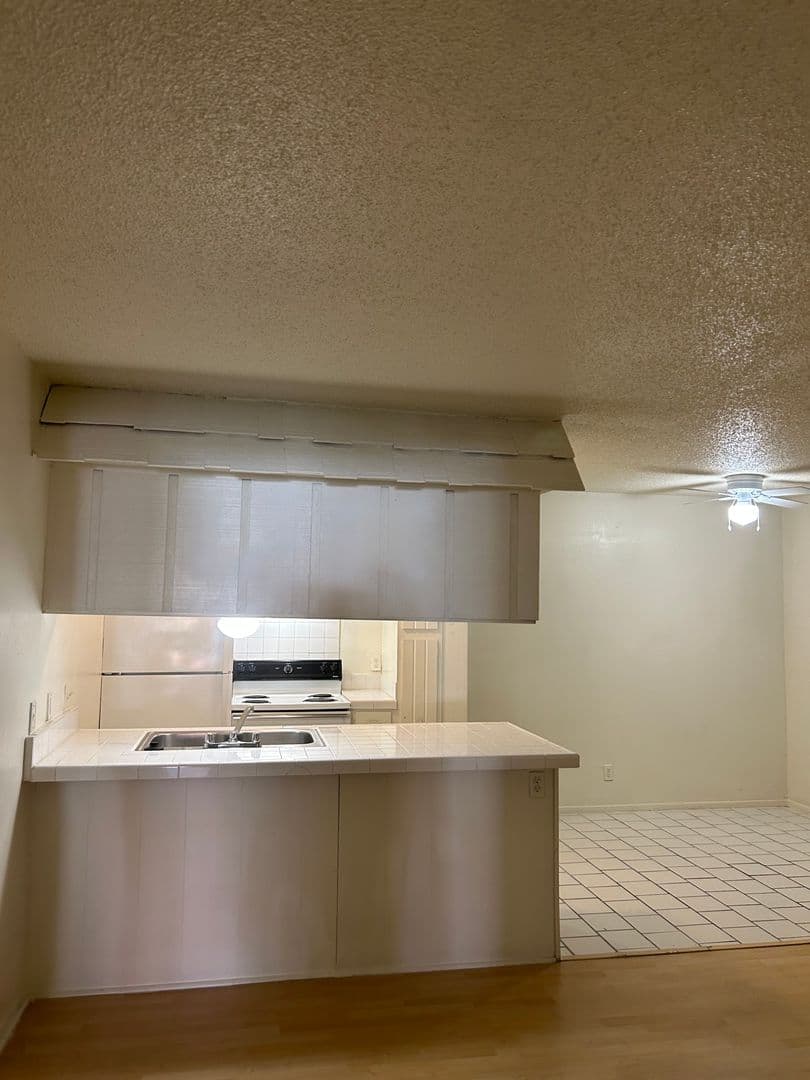 Austin Apartment: 109 W 39th St