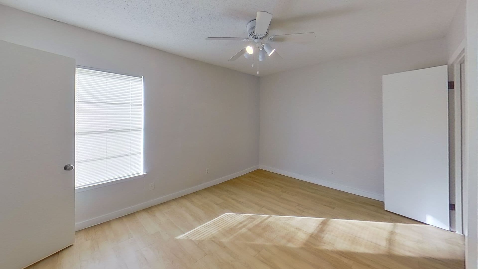 Austin Apartment: 2207 Lawnmont Ave