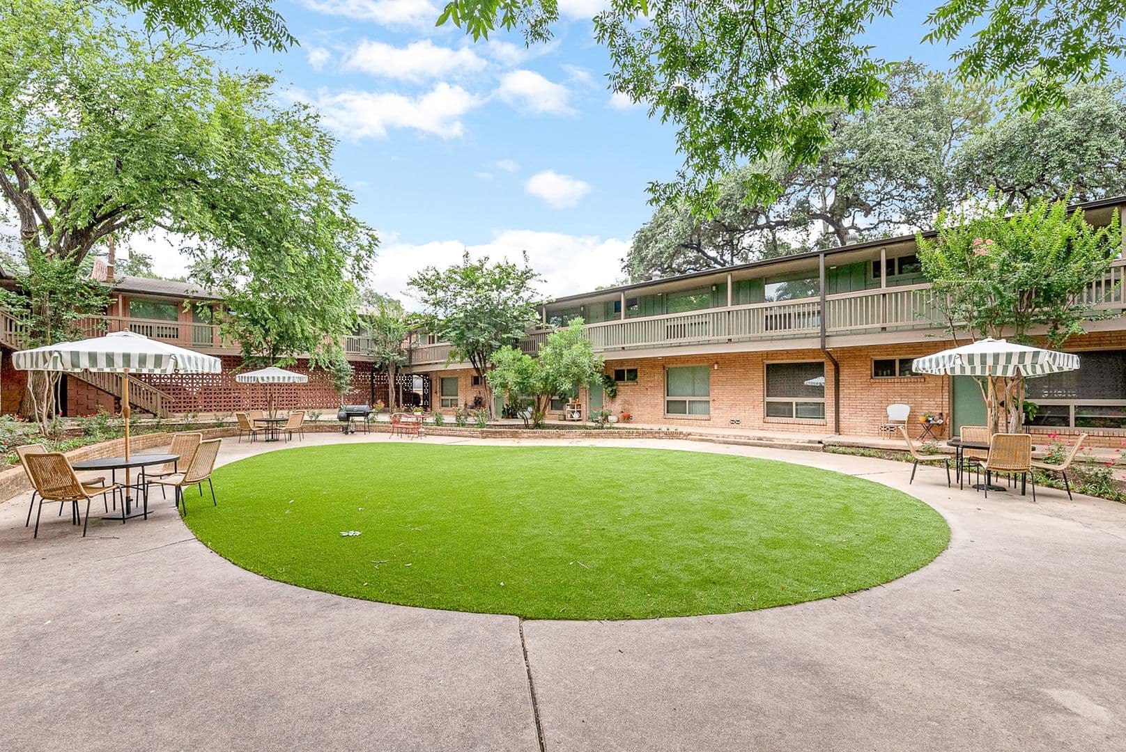 Austin Apartment: 1401 Enfield Rd