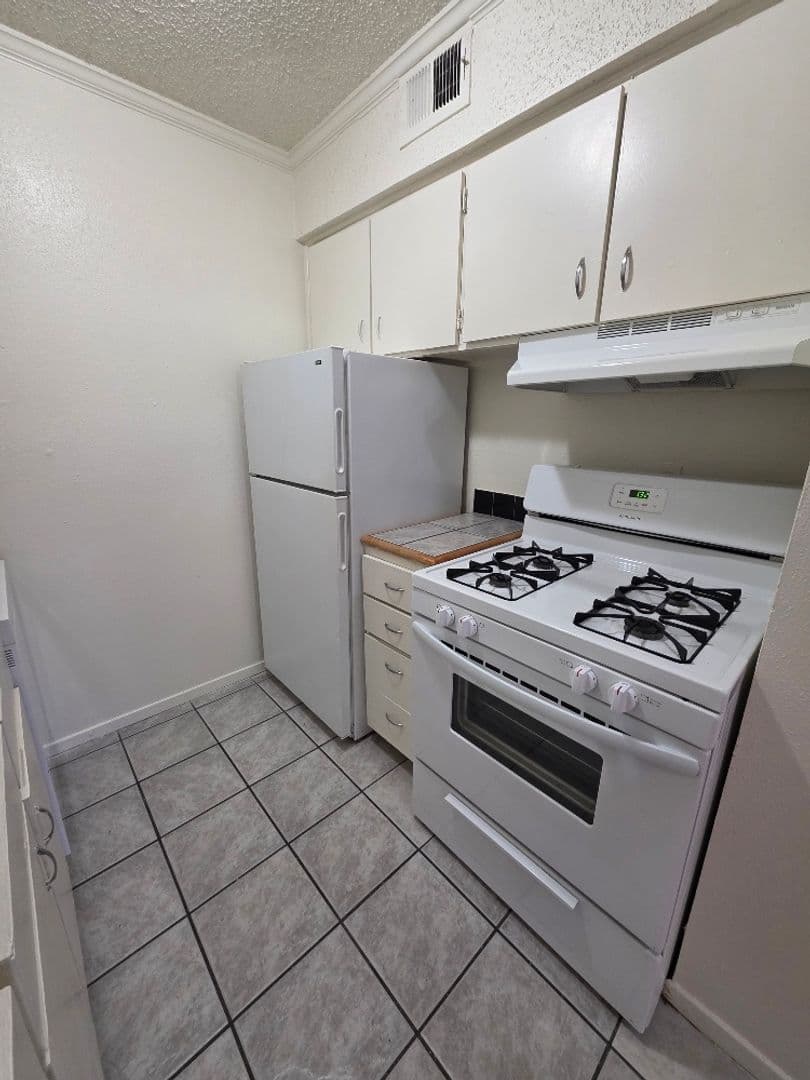 Austin Apartment: 2200 W North Loop Blvd