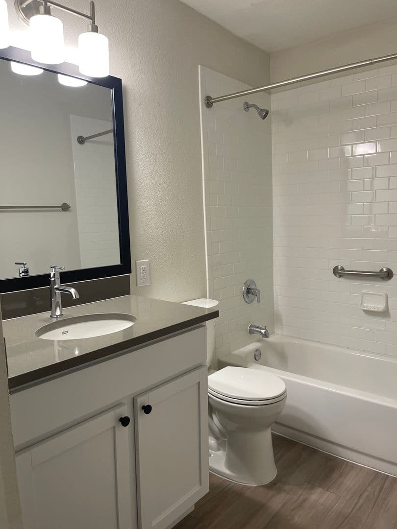 Austin Apartment: 2200 W North Loop Blvd