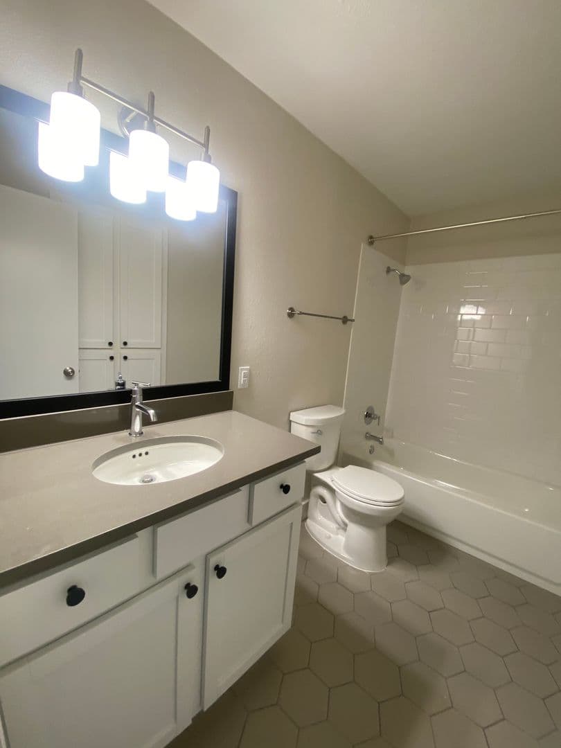 Austin Apartment: 2207 Lawnmont Ave