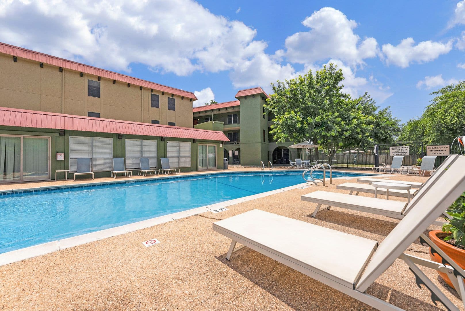 Austin Apartment: 2207 Lawnmont Ave