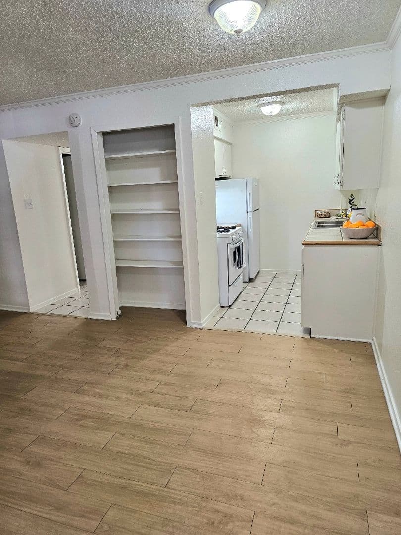 Austin Apartment: 2200 W North Loop Blvd