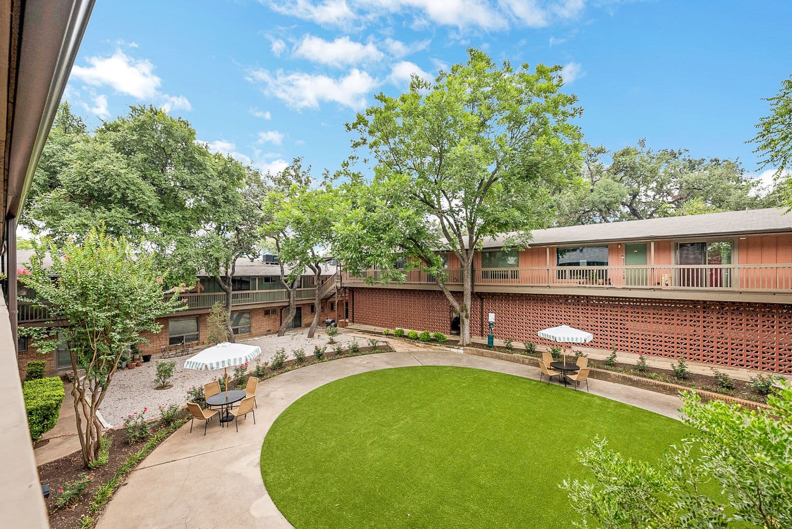Austin Apartment: 1401 Enfield Rd