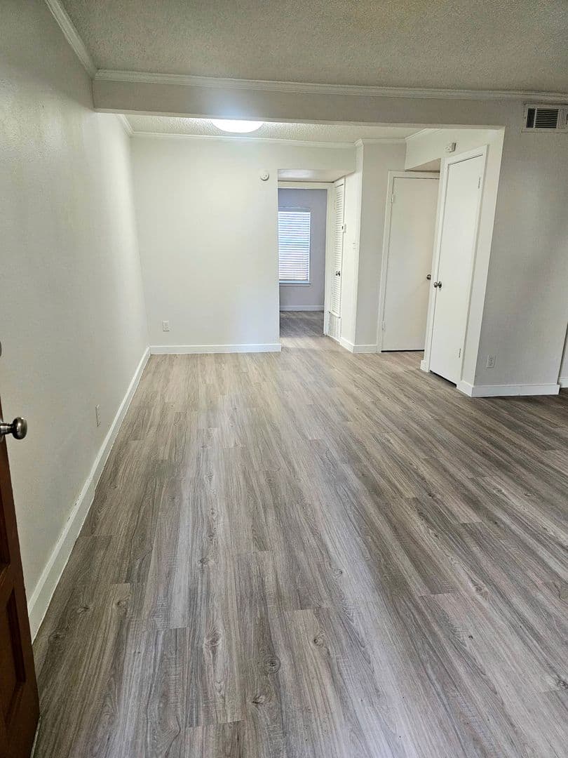 Austin Apartment: 2200 W North Loop Blvd