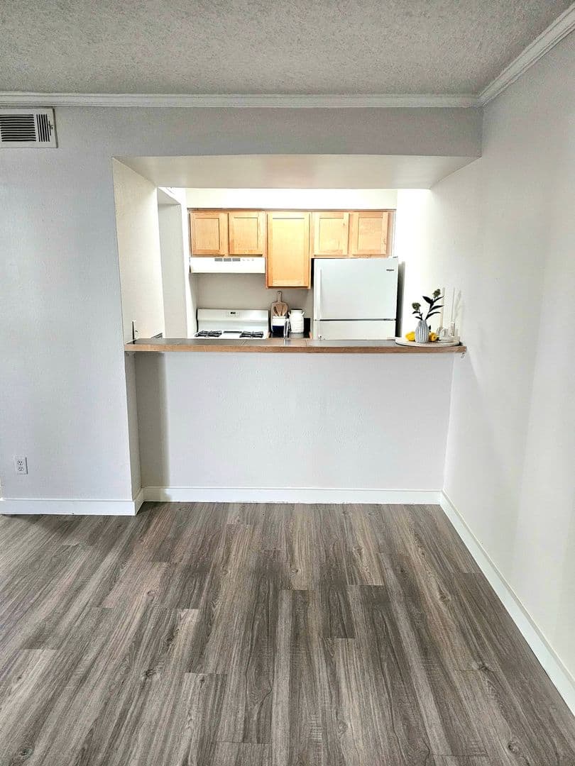 Austin Apartment: 2200 W North Loop Blvd
