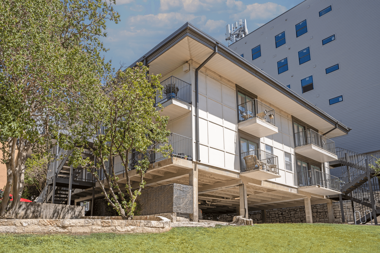 Austin Apartment: 2520 Longview St