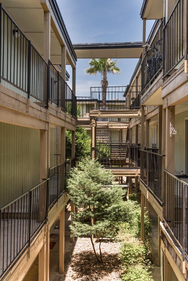 Austin Apartment: 4505 Duval St