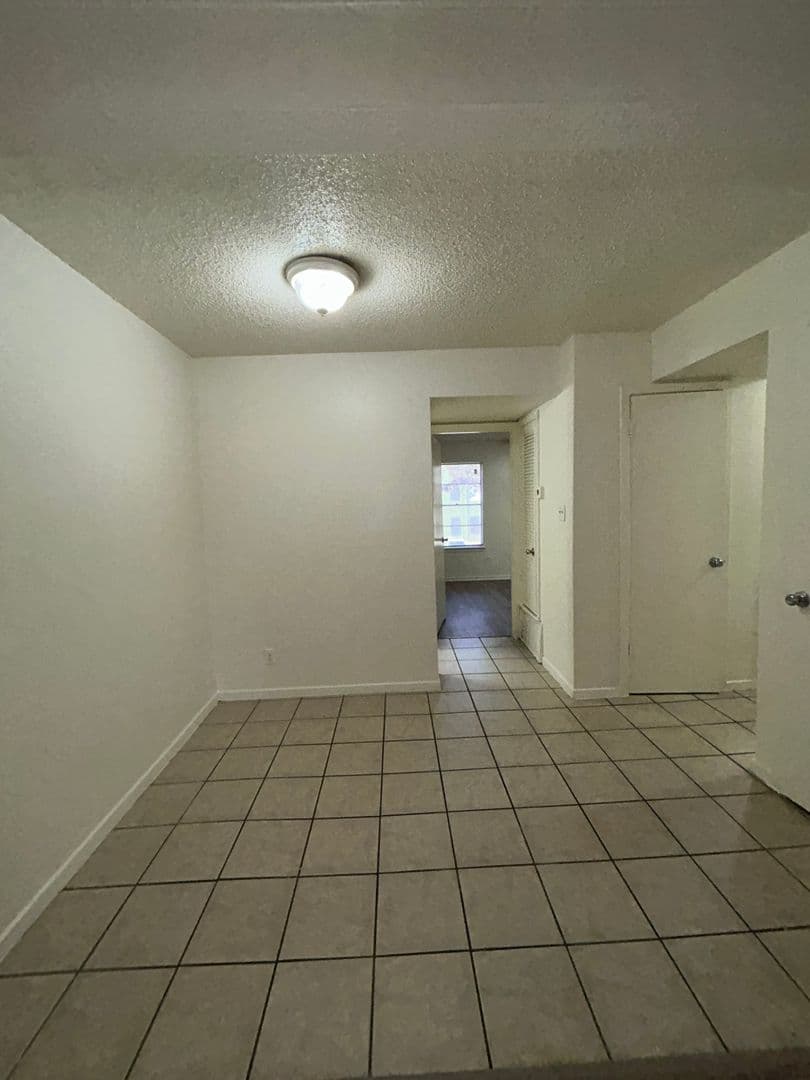Austin Apartment: 2200 W North Loop Blvd