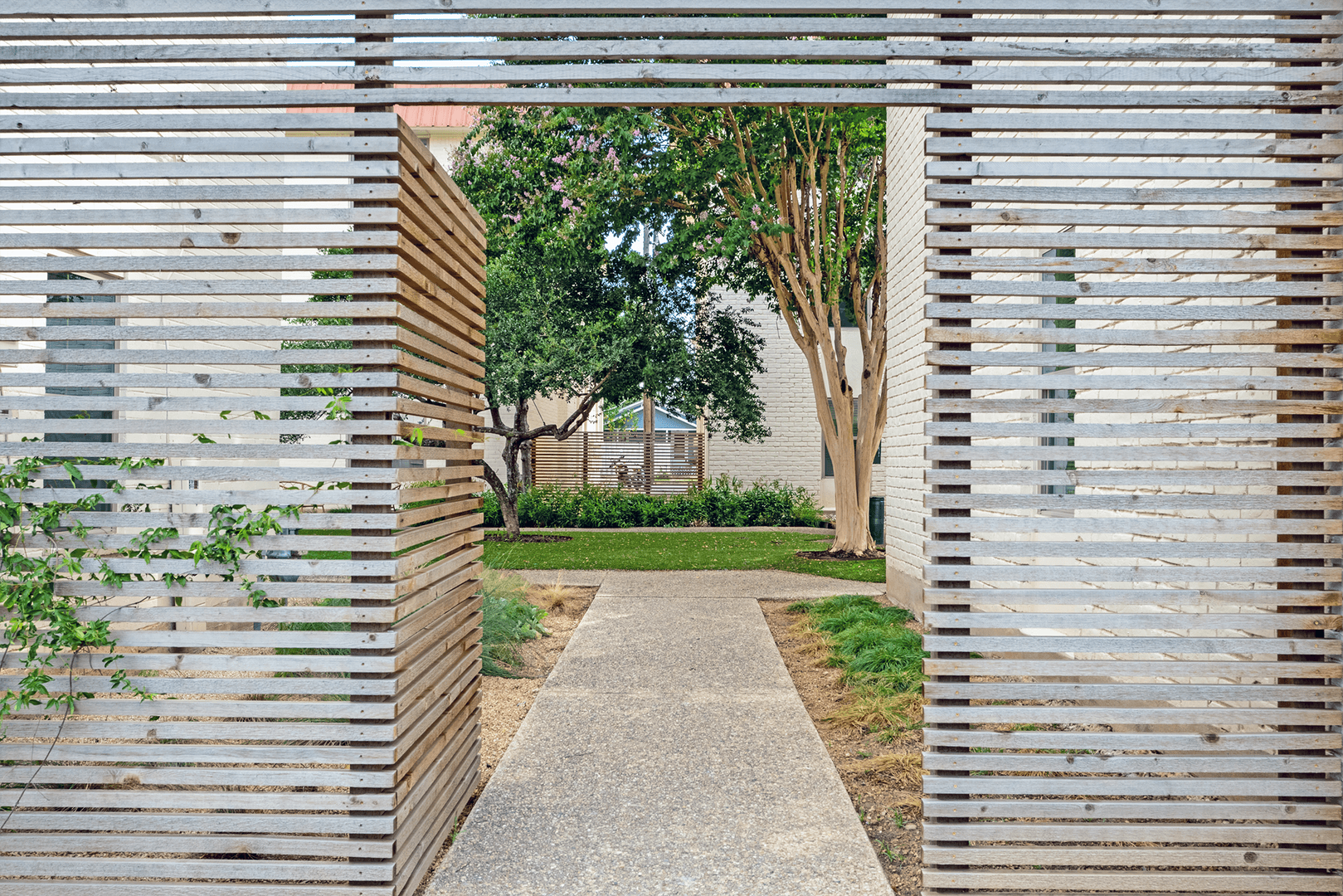 Austin Apartment: 109 W 39th St