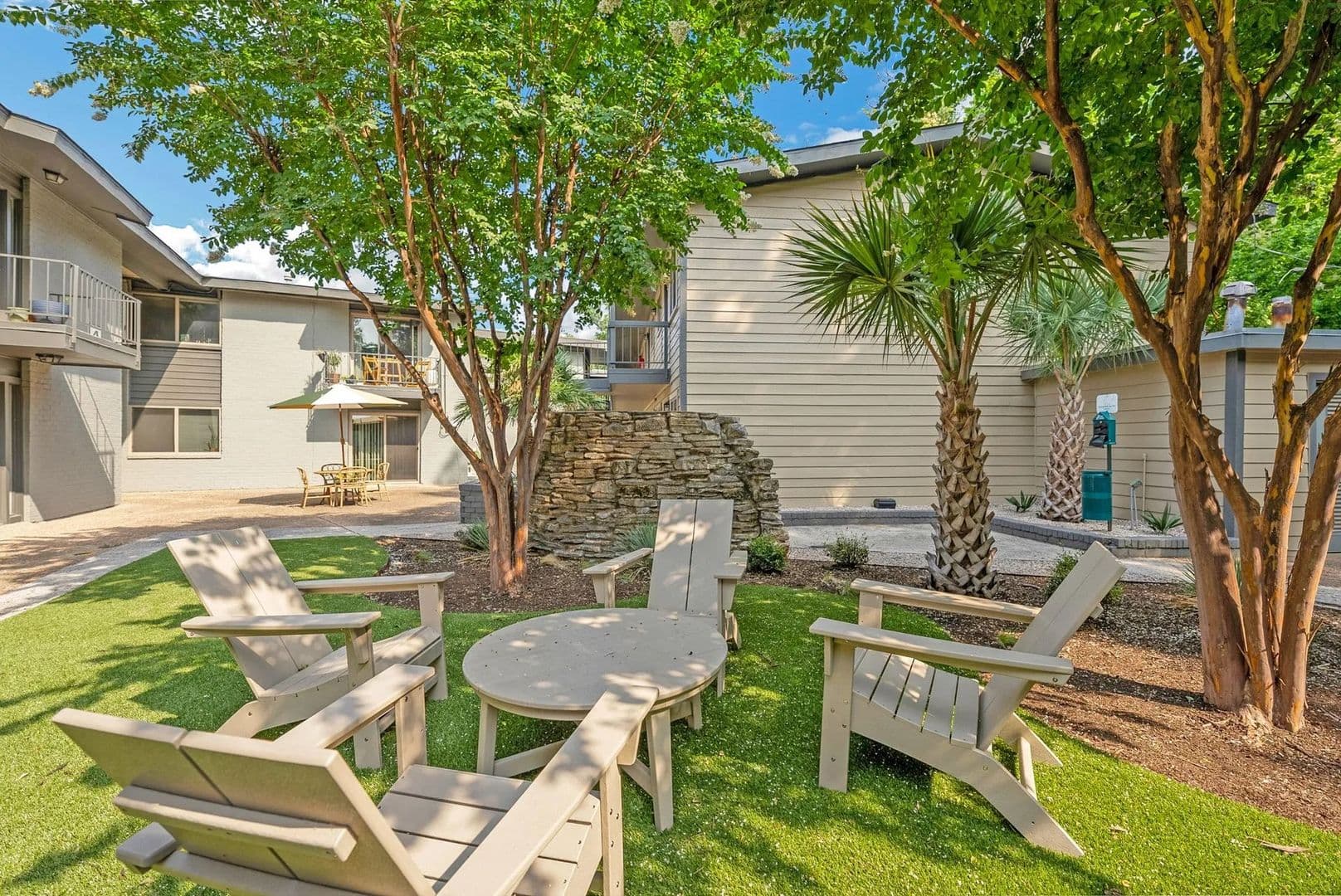 Austin Apartment: 600 S 1st St