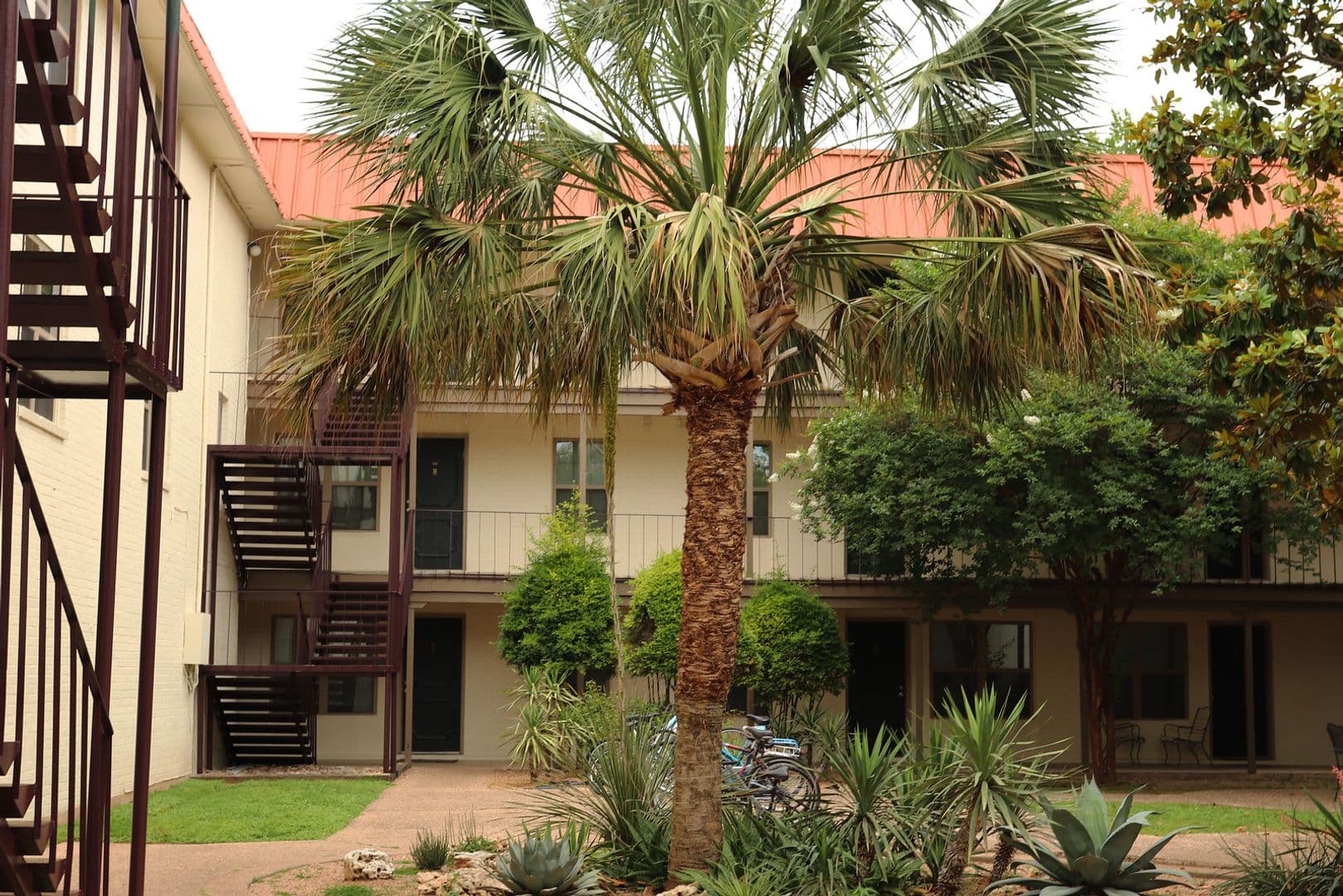 Austin Apartment: 109 W 39th St