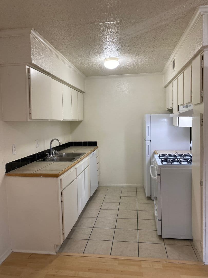 Austin Apartment: 2207 Lawnmont Ave