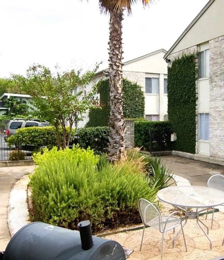Austin Apartment: 1515 Palma Plaza