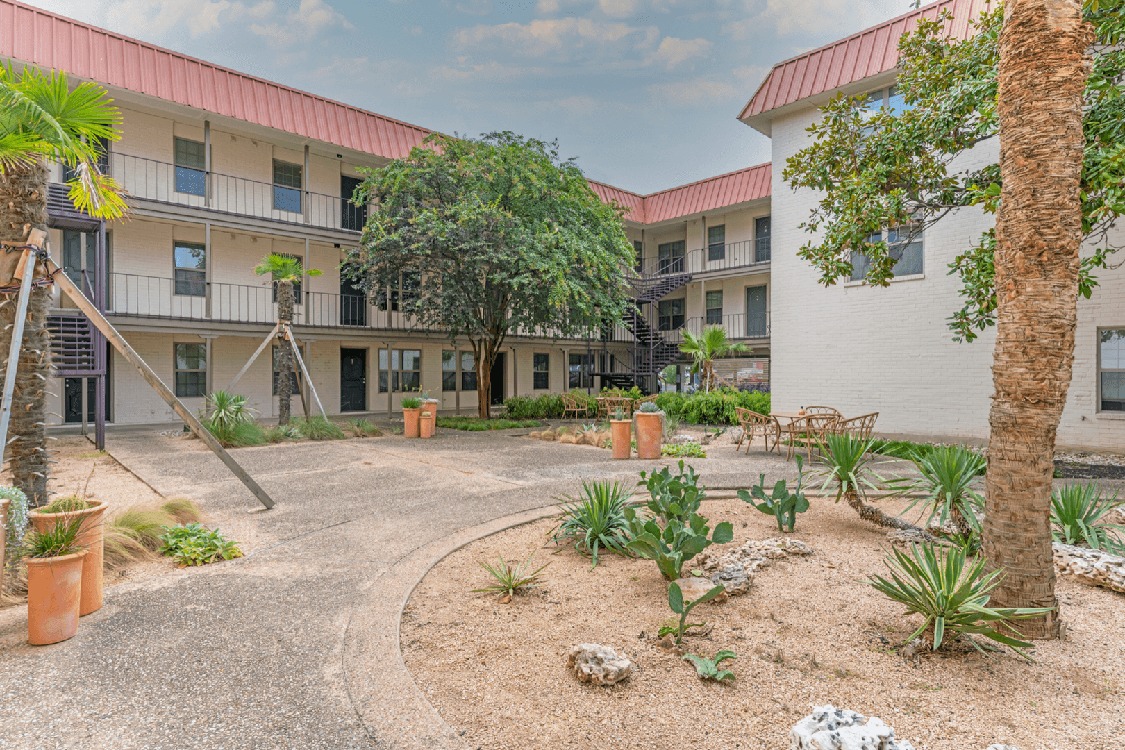 Austin Apartment: 109 W 39th St