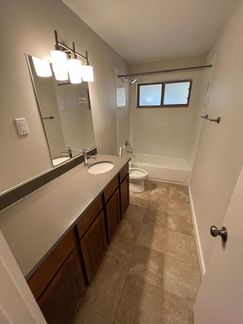 Austin Apartment: 1401 Enfield Rd