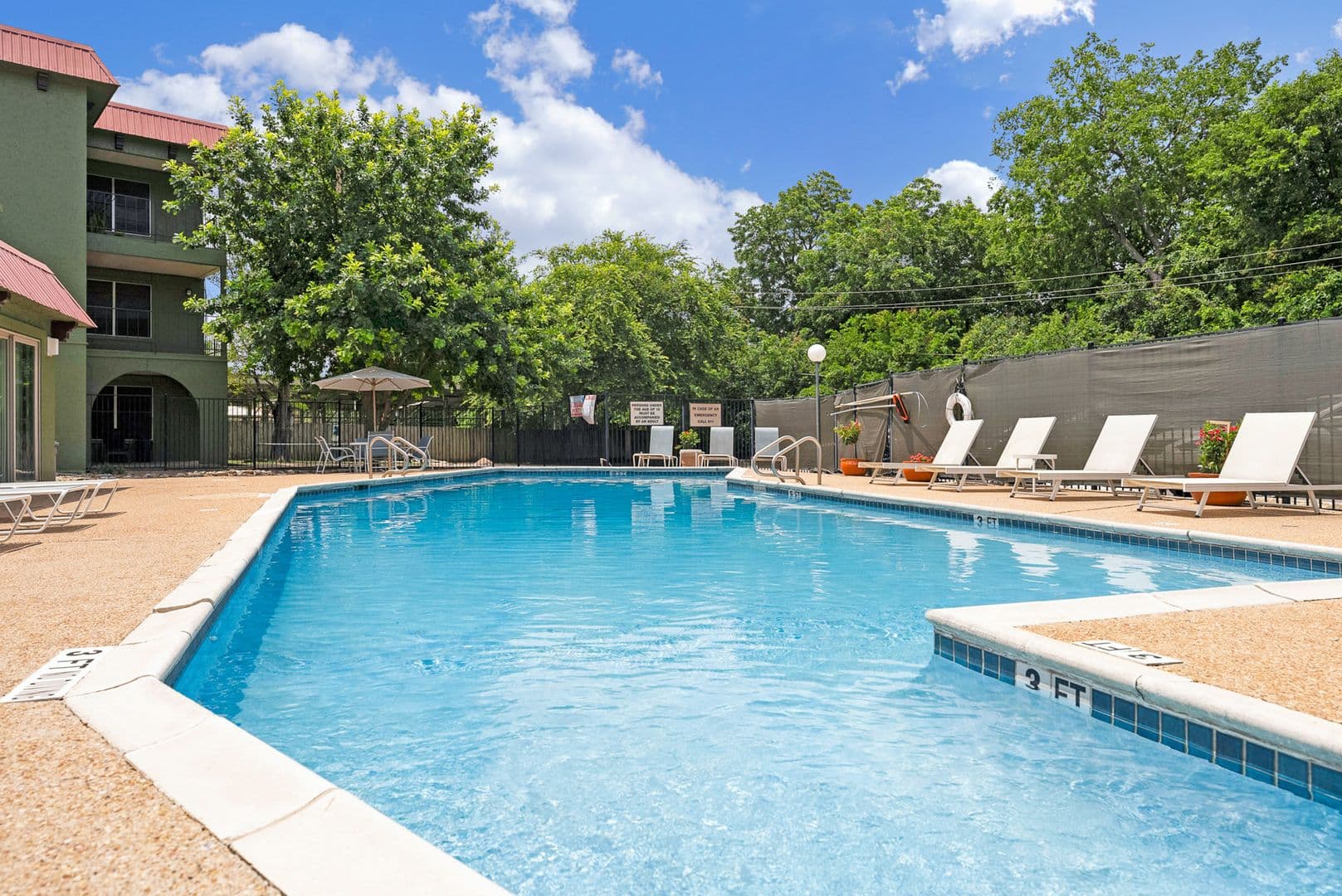 Austin Apartment: 2207 Lawnmont Ave