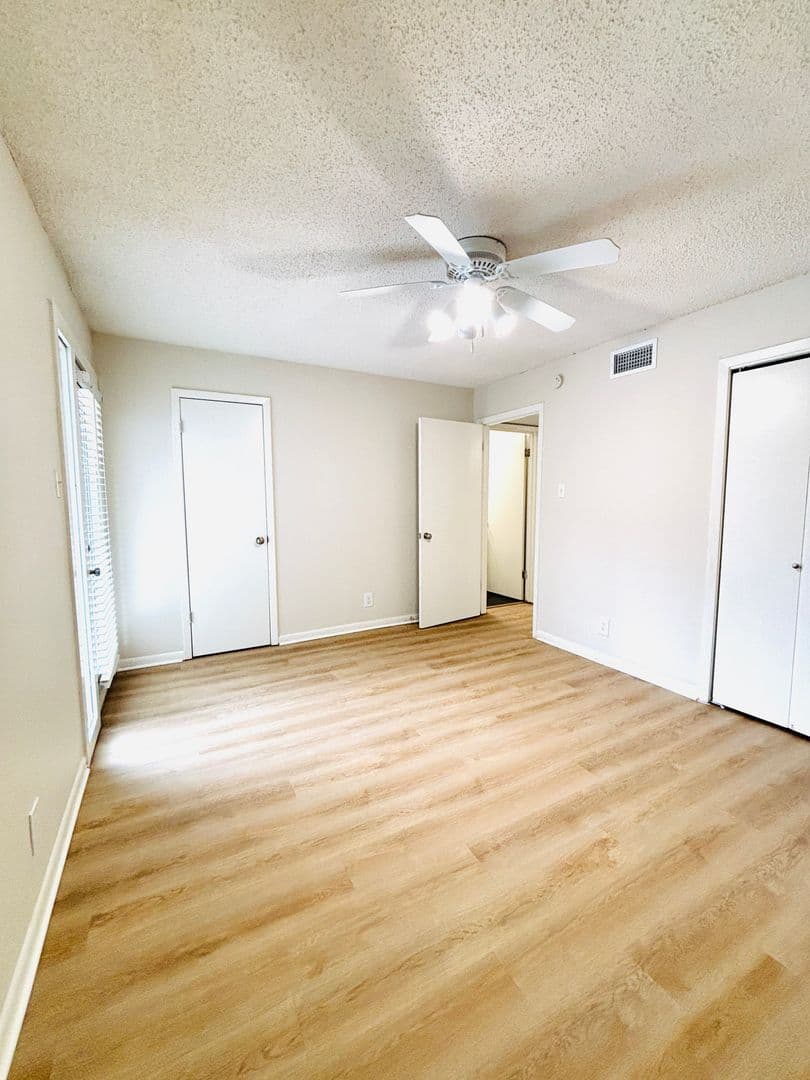 Austin Apartment: 600 S 1st St