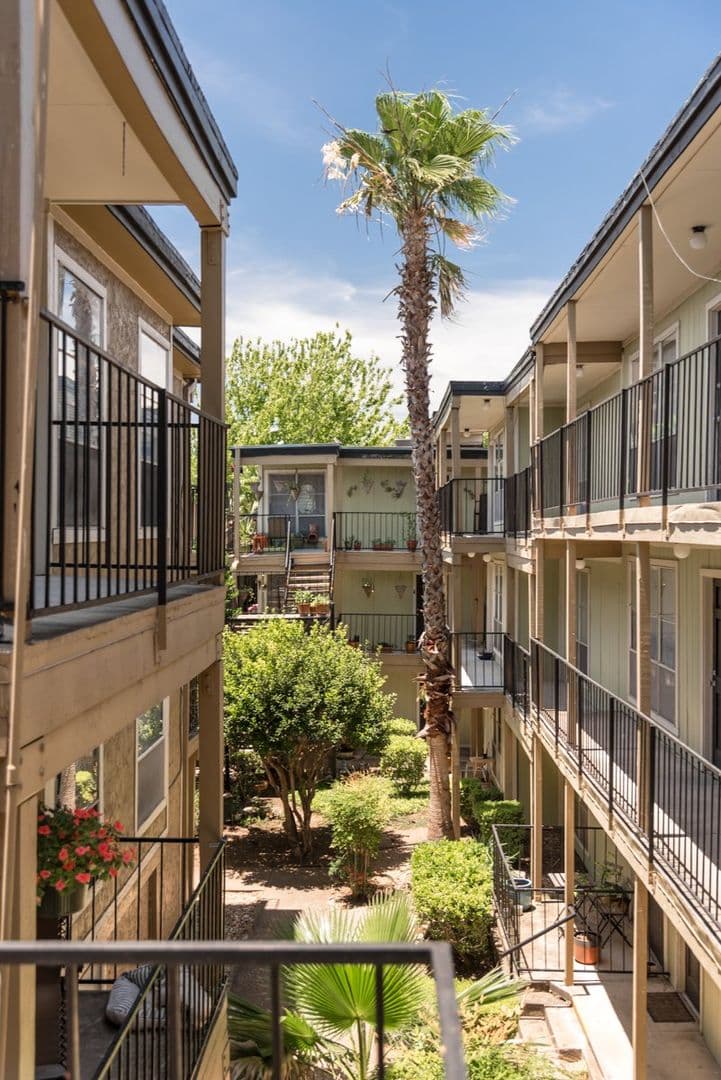 Austin Apartment: 4505 Duval St