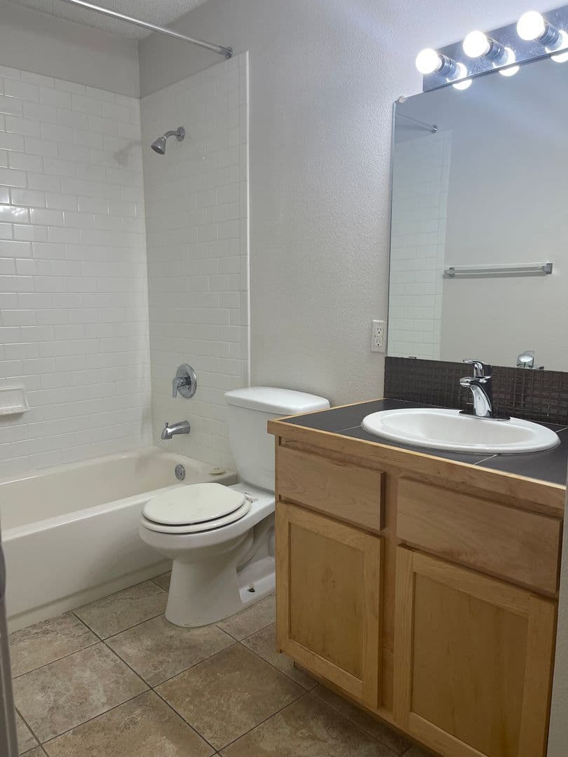 Austin Apartment: 2200 W North Loop Blvd