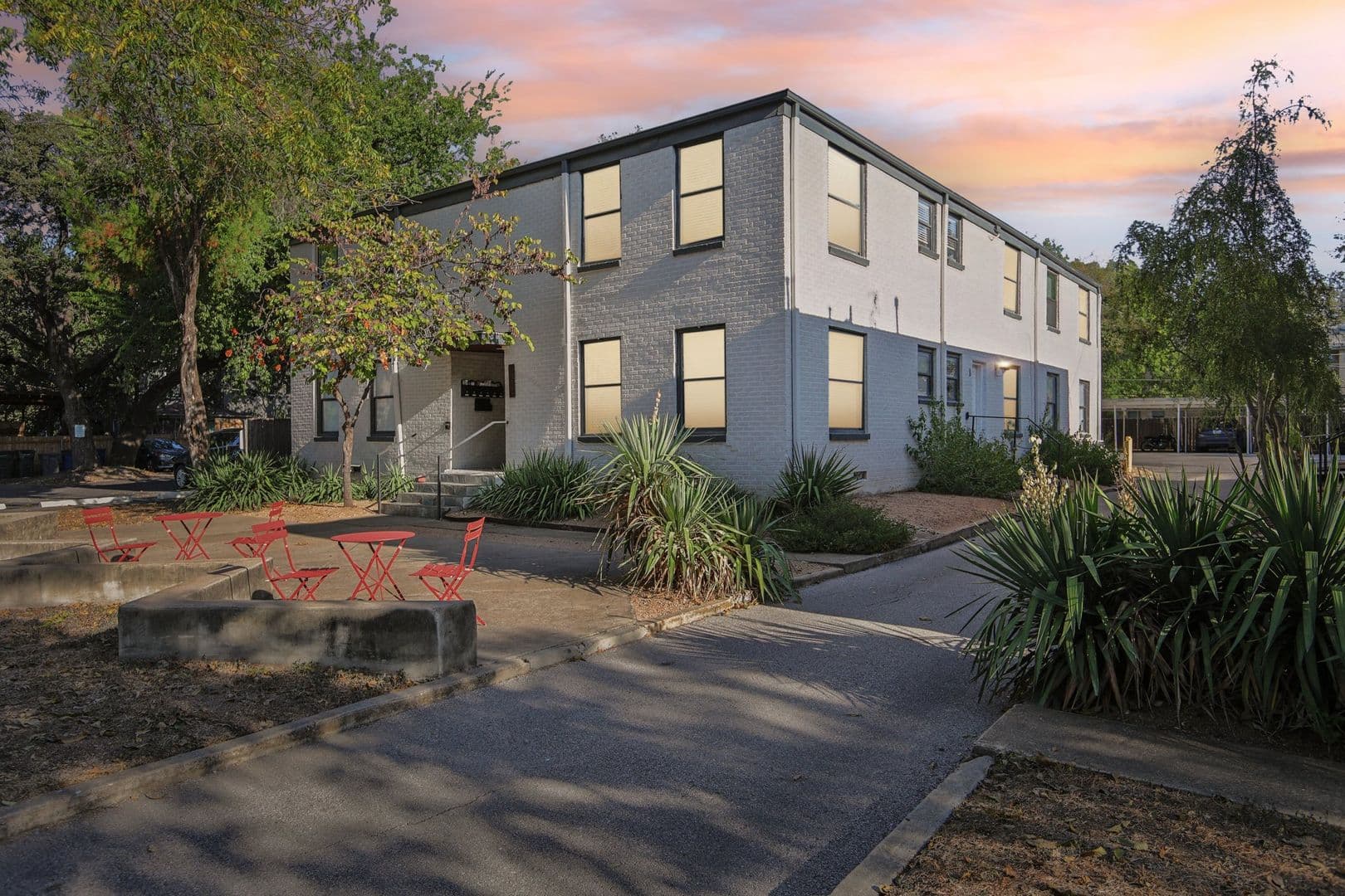 Austin Apartment: 1710 Enfield Rd