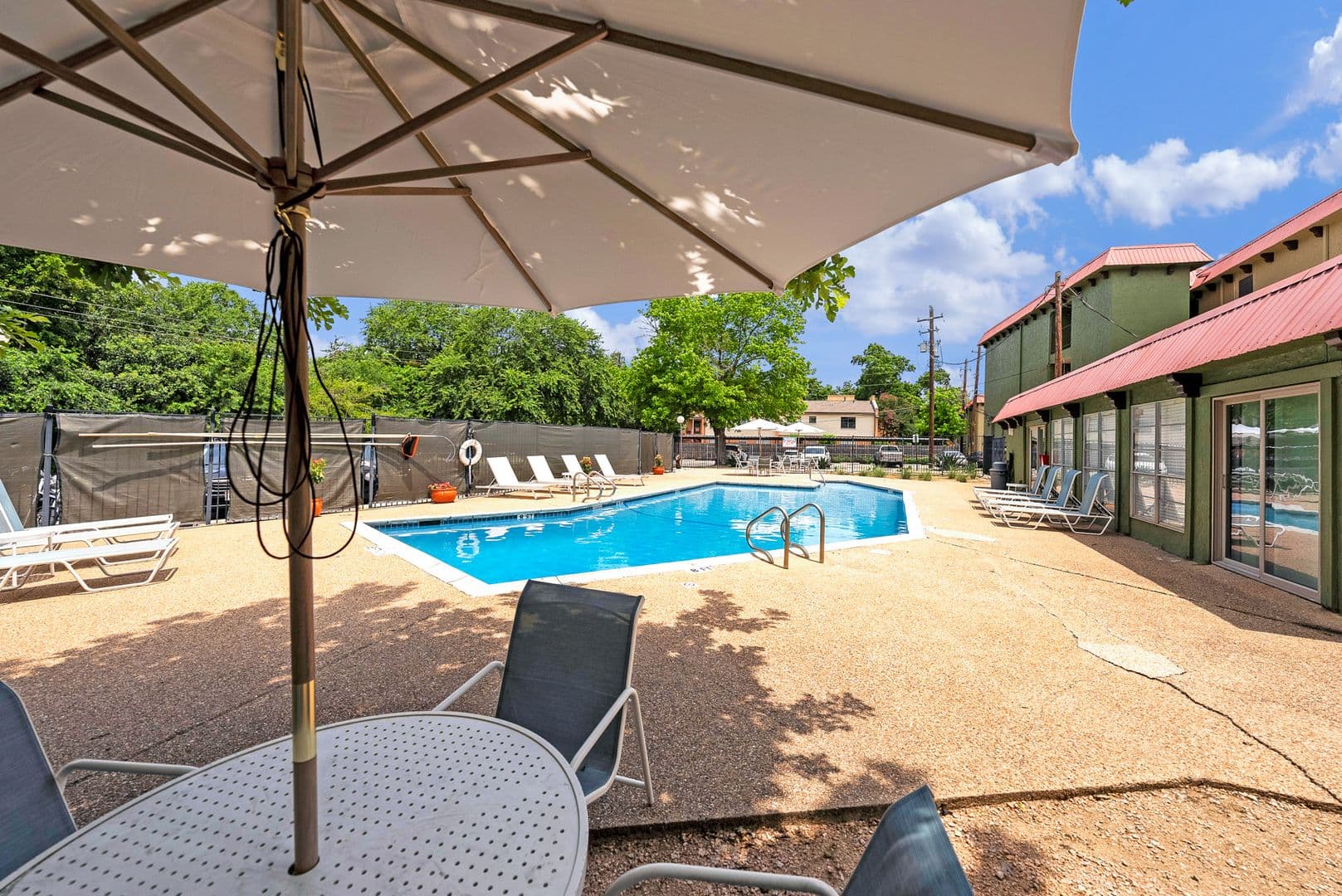 Austin Apartment: 2207 Lawnmont Ave