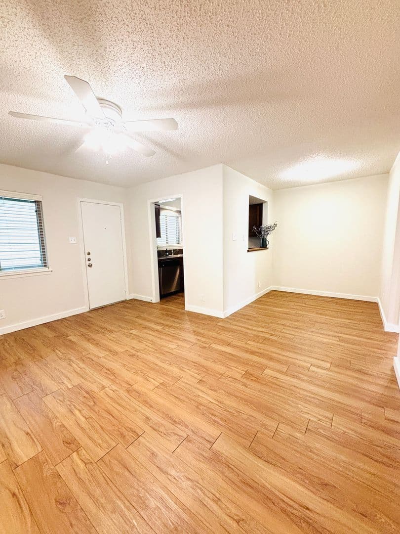 Austin Apartment: 600 S 1st St