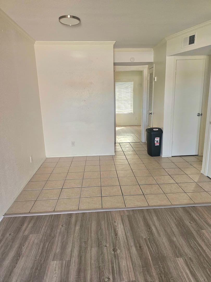 Austin Apartment: 2207 Lawnmont Ave