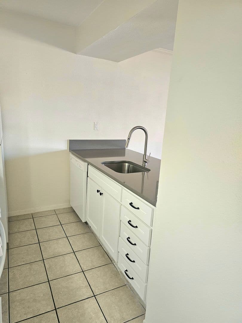 Austin Apartment: 2207 Lawnmont Ave