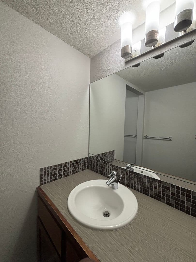 Austin Apartment: 2520 Longview St