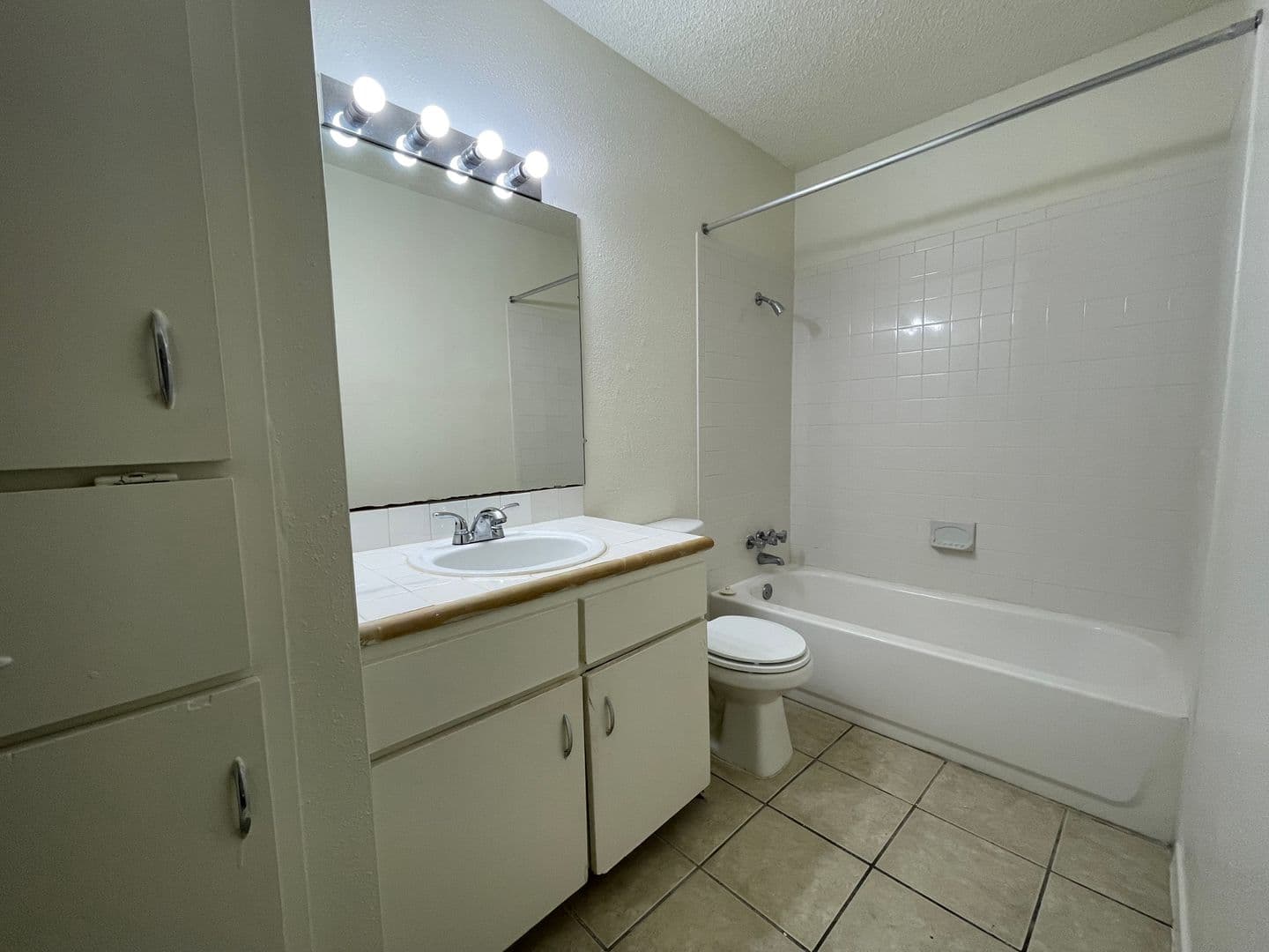 Austin Apartment: 2200 W North Loop Blvd