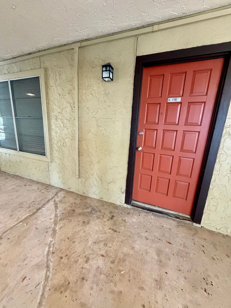 Austin Apartment: 2200 W North Loop Blvd