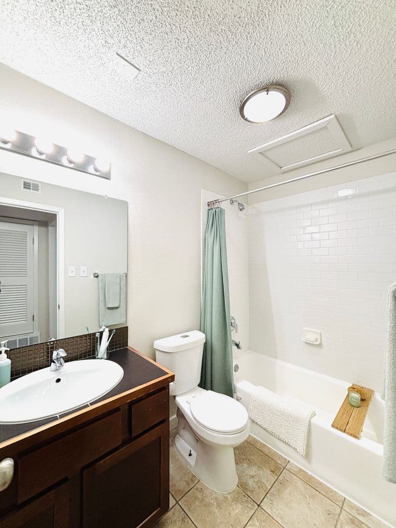 Austin Apartment: 600 S 1st St