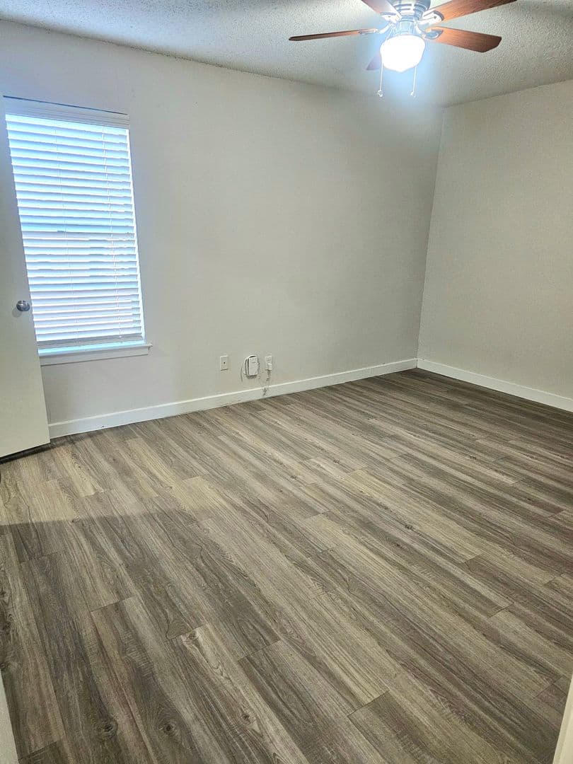 Austin Apartment: 2200 W North Loop Blvd