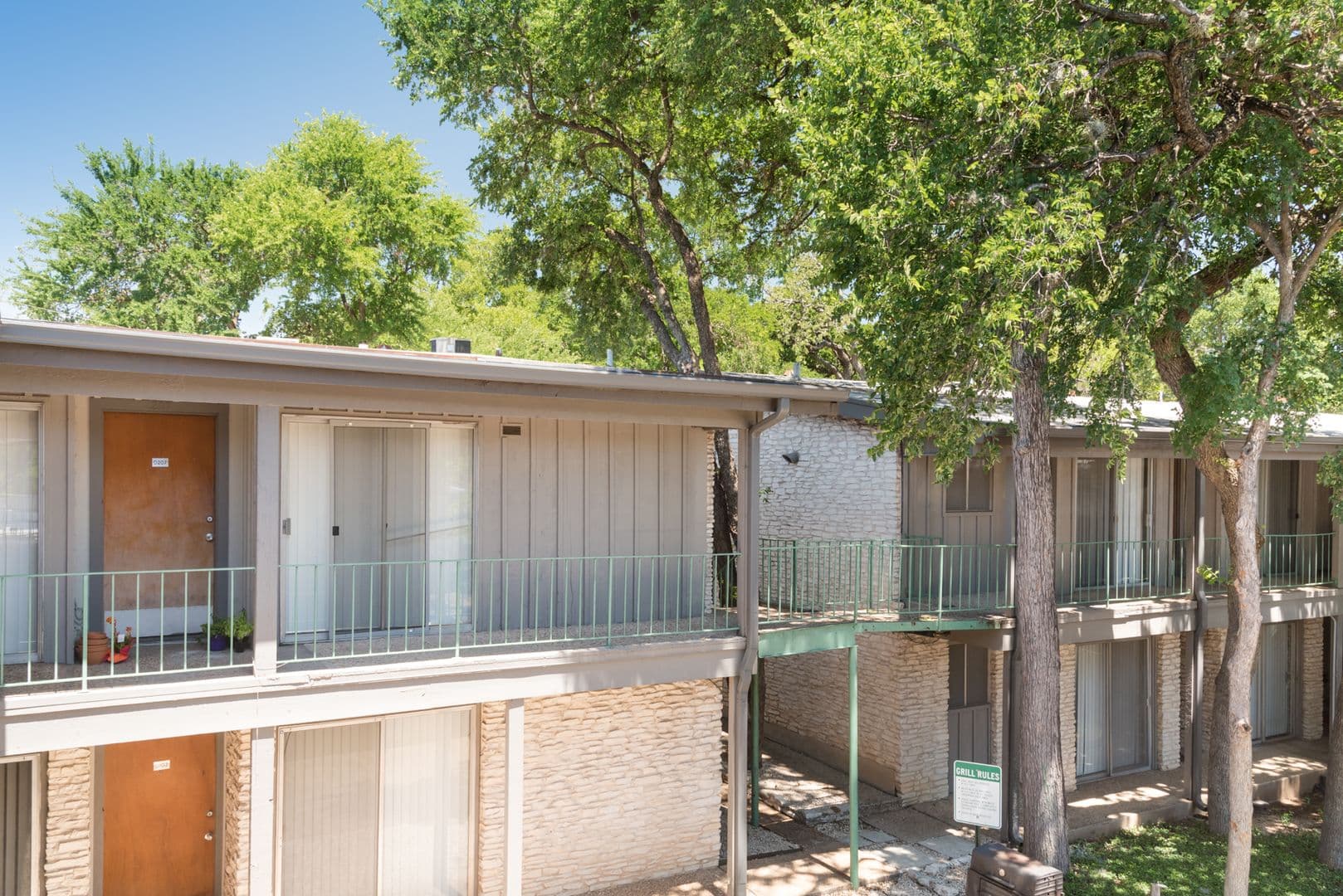 Austin Apartment: 3106 Speedway
