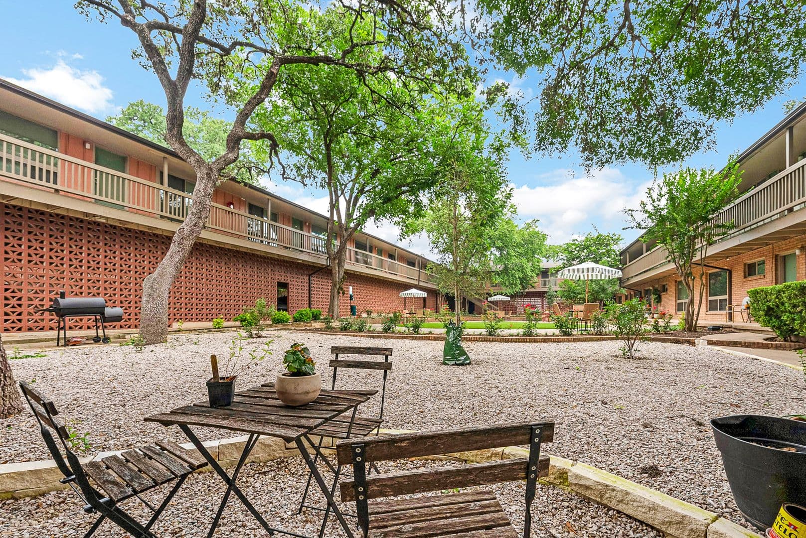 Austin Apartment: 1401 Enfield Rd